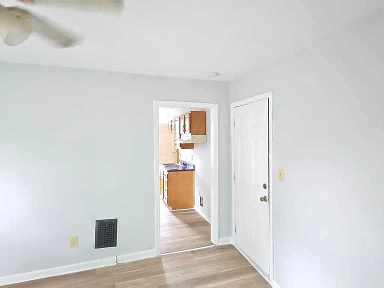 925 Meridian St #3 — Photo 3