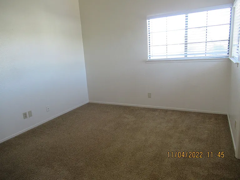 1220 Iris Ct — Photo 13