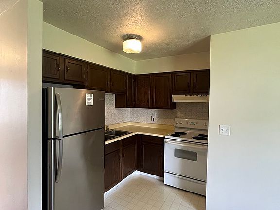 2nd image of 2624 Broadmoor Dr APT 2