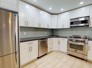 576 Henry St #3, Brooklyn, NY 11231