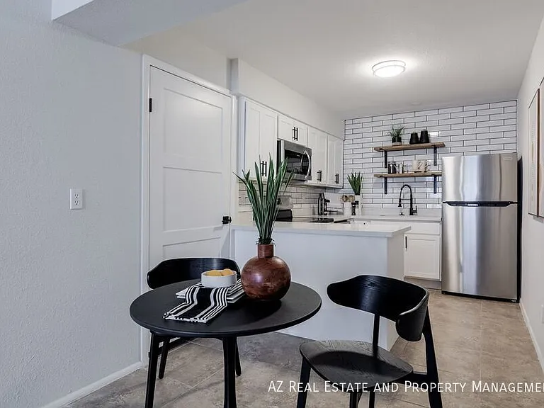 1615 N 51st St #4 — Photo 7