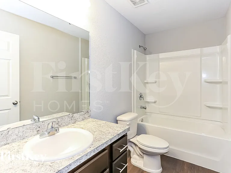 11332 Margarets Landing Pl — Photo 13