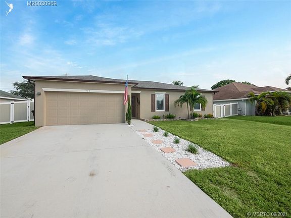 3rd image of 941 SW Jeremko Ave