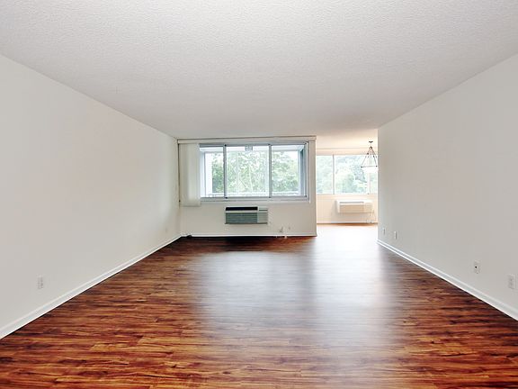 4th image of 1 Strawberry Hill Ave APT 3A