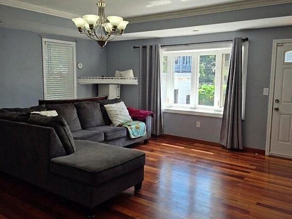 5th image of 36-38 Wentworth St