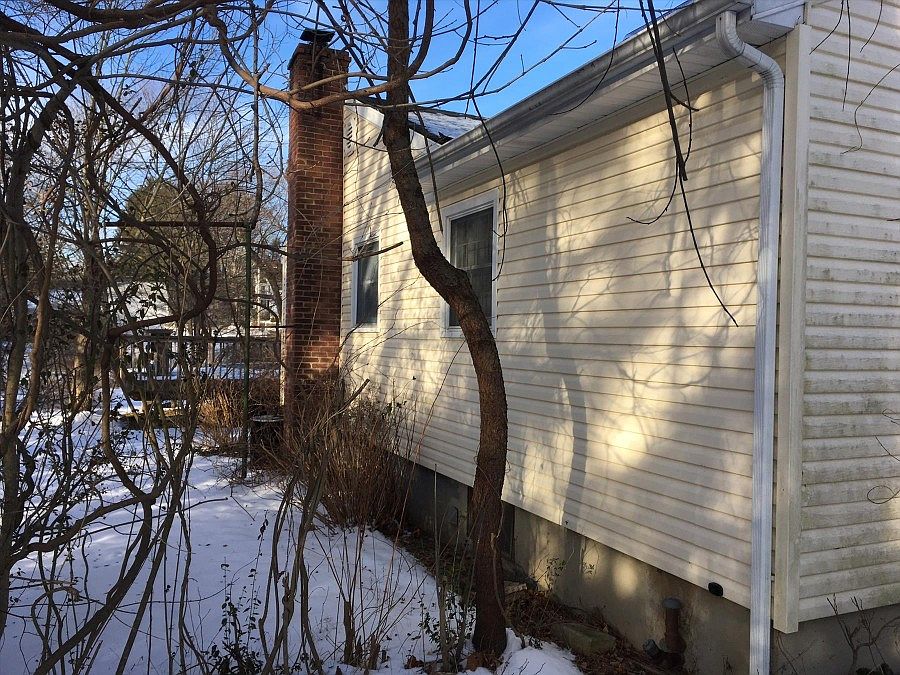 2nd image of 2763 Moreland St