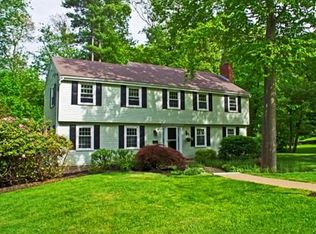 8 Juniper Rd, Lynnfield, MA 01940