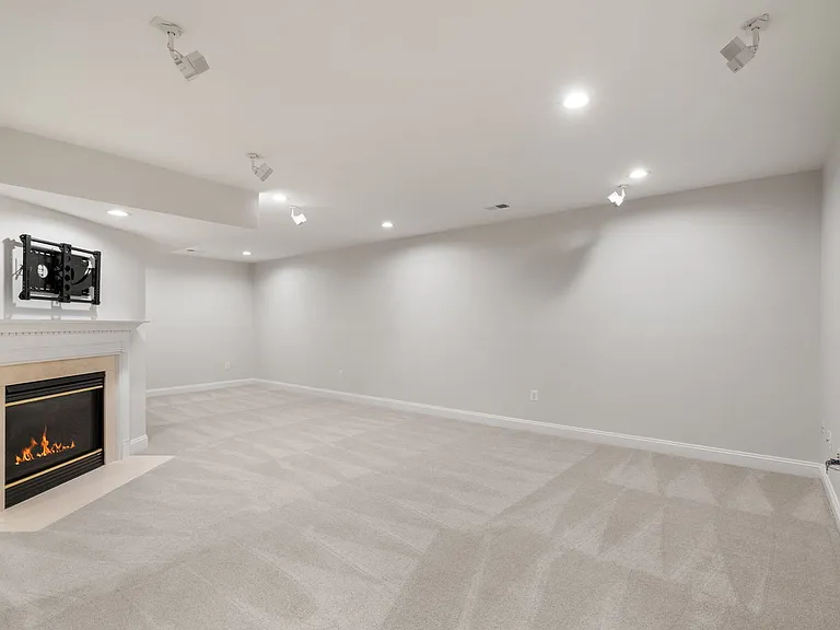 9185 Topaz St — Photo 58