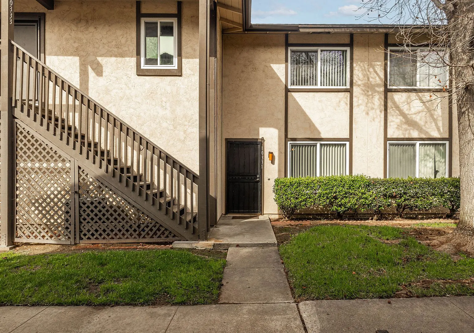 Beautiful 2 Bedroom Townhouse in Santee | Spacious Yard! — Photo 1