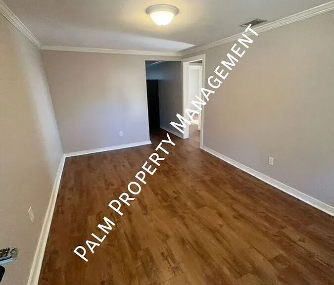 2108 Bulloch St — Photo 2