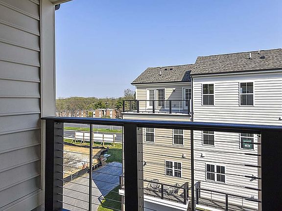 Glenmont Metrocentre