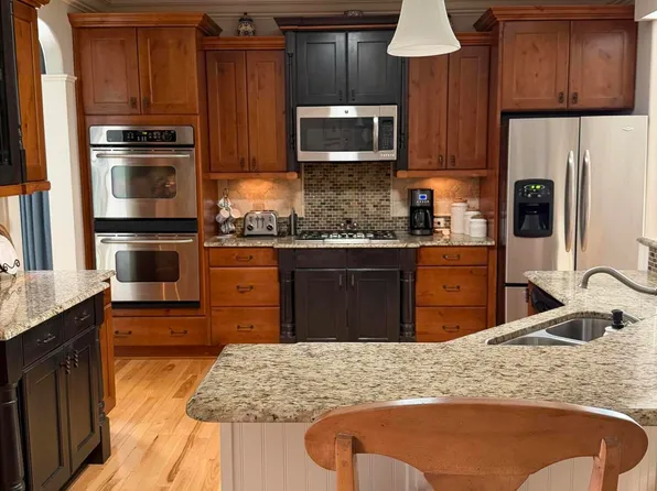 205 Sonoma Valley Dr, Cary, NC 27518