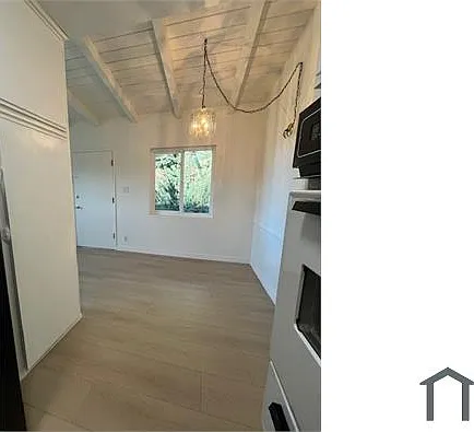 15045 Burbank Blvd #6 — Photo 4