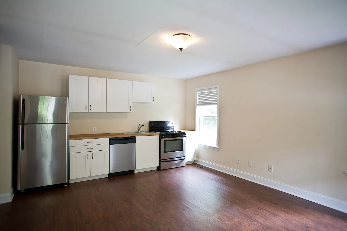 700 N Greensboro St — Photo 2