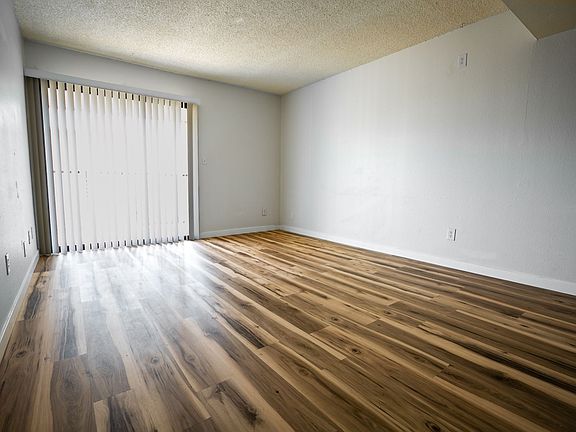 2nd image of 1515 W Missouri Ave APT 36