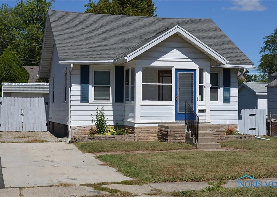 2nd image of 3126 Maeterlinck Ave