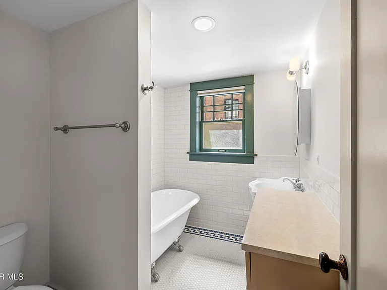 914 W Yandell Dr #1B — Photo 14