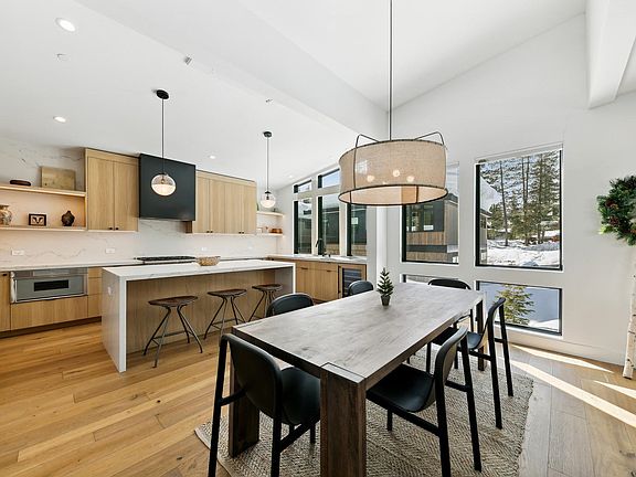 5th image of 261 Palisades Cir #60