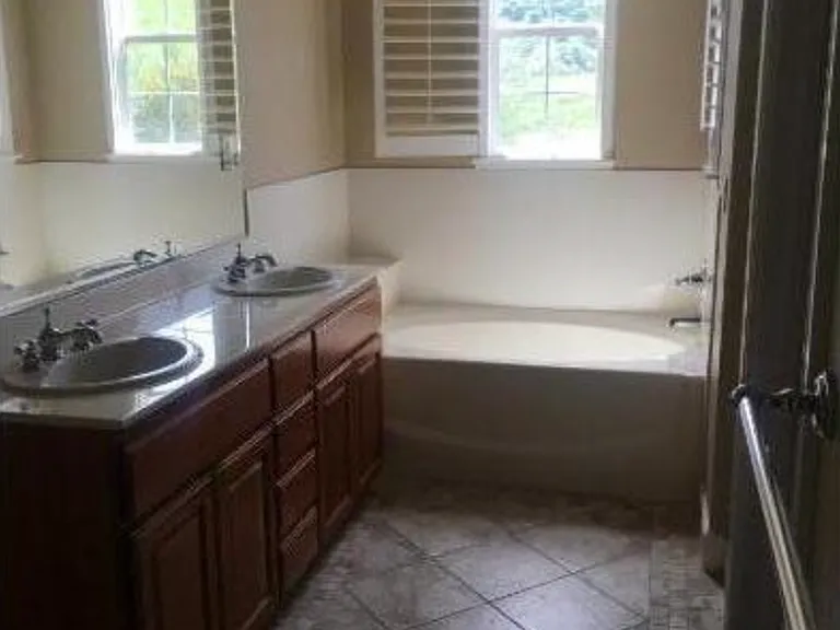 6375 Newhaven Ln — Photo 5