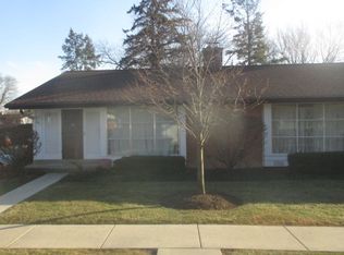281 Crestwood Vlg #281, Northfield, IL 60093