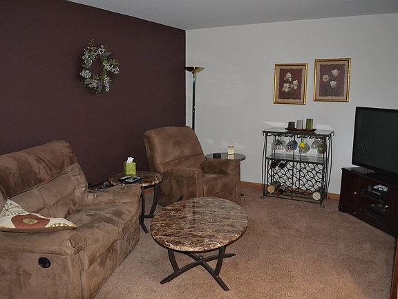 3rd image of 2810 Riverwalk St