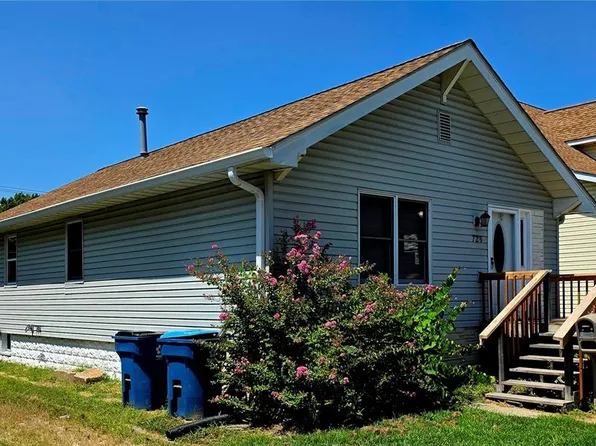 726 Rice St, Wood River, IL 62095