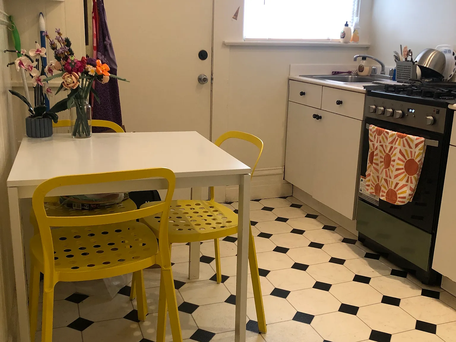 1 bed, 300 sqft, $1,795 — Photo 3