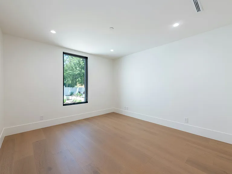 Office/Flex Space