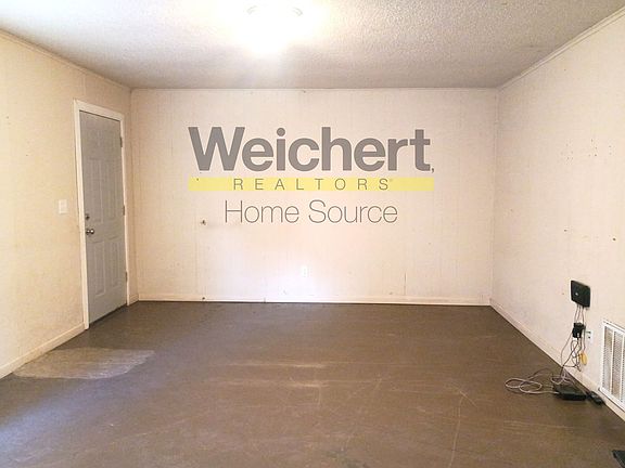 2nd image of 915 E Lake St #1