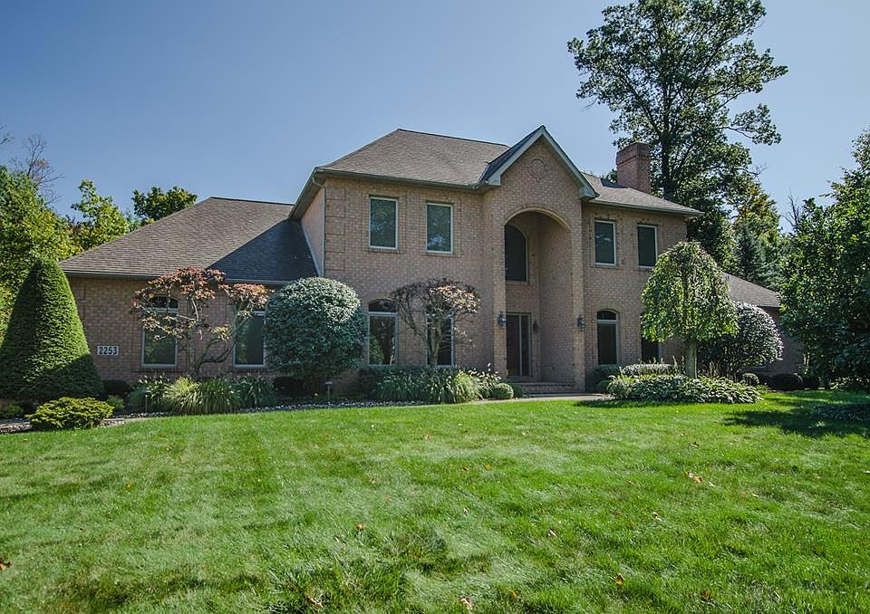 1st image of 2253 Woodland Park Dr