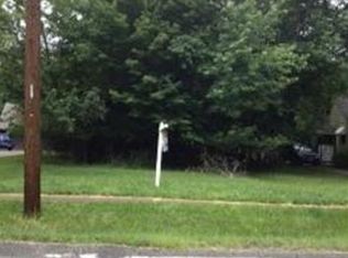 E Ridgewood Dr, Seven Hills, OH 44131