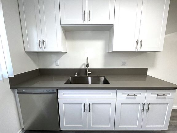 5th image of 3635 Westwood Blvd #5
