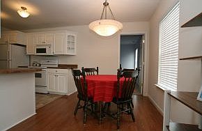 4th image of 362 Peachtree Ln