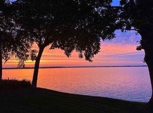 3140 Shadyside Dr, Stoughton, WI 53589