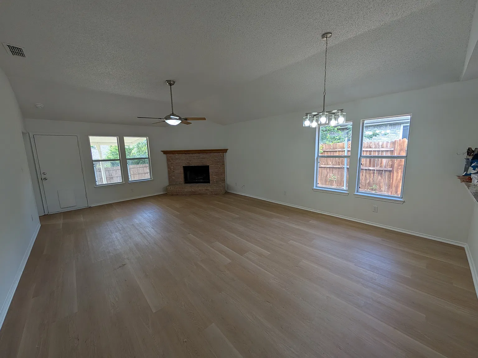 3 bed, 1492 sqft, $1,995 — Photo 4