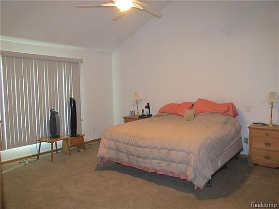 3rd image of 12389 Howland Park Dr
