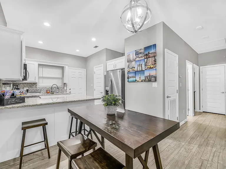 2100 W Harrison St #3 — Photo 4