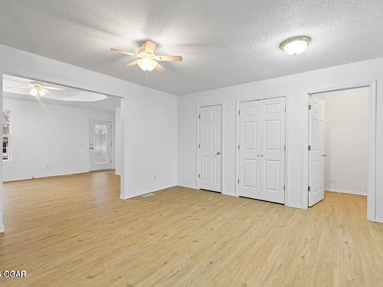 1177 E Amber Dr — Photo 9