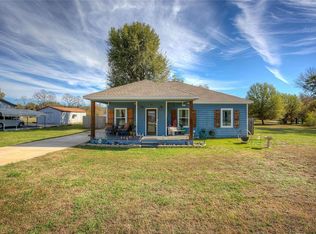 423 Oak Leaf Trl, East Tawakoni, TX 75472