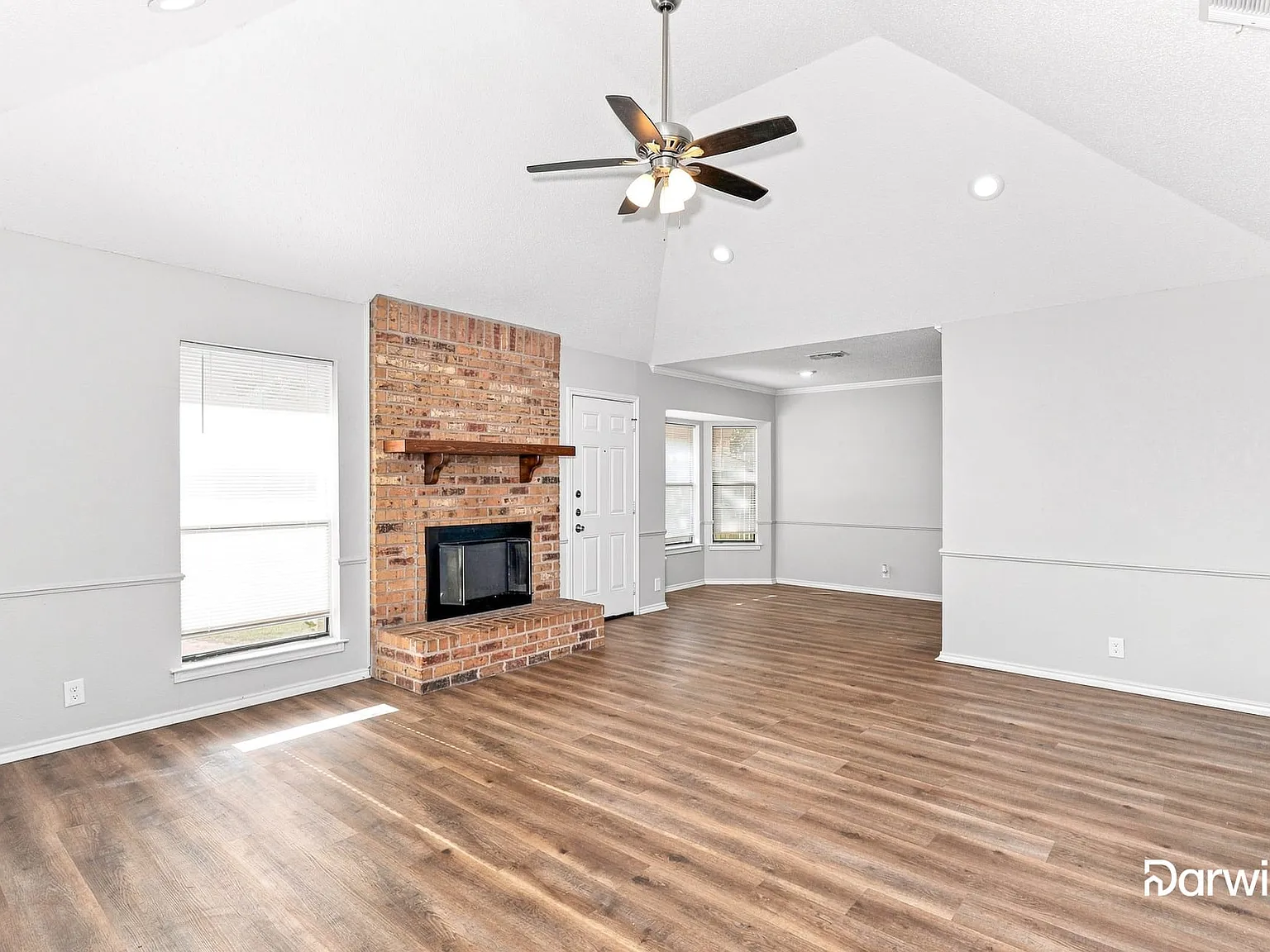 3 bed, 2.0 bath, 1331 sqft, $1,790 — Photo 4