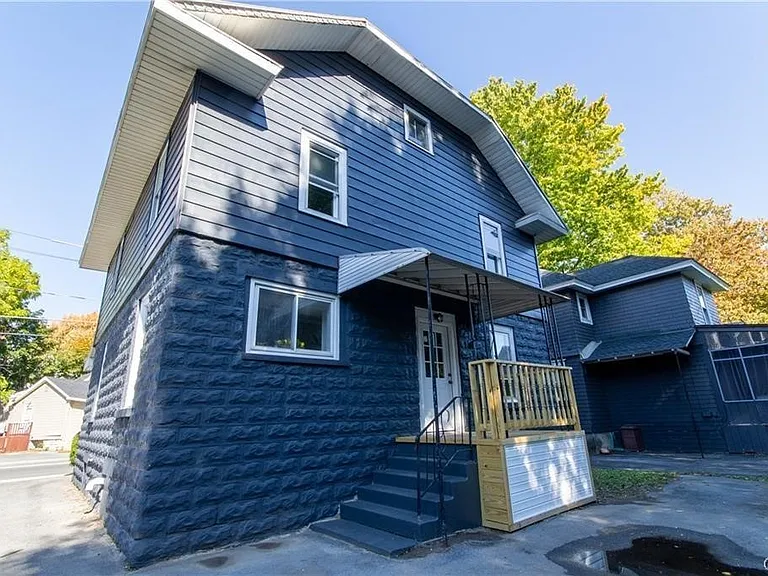 190 Flower Ave E — Photo 29