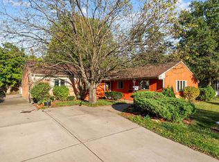 1335 Hartford St, Glendale Hts, IL