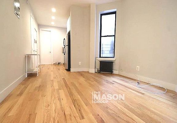 2nd image of 2090 Amsterdam Ave #5A