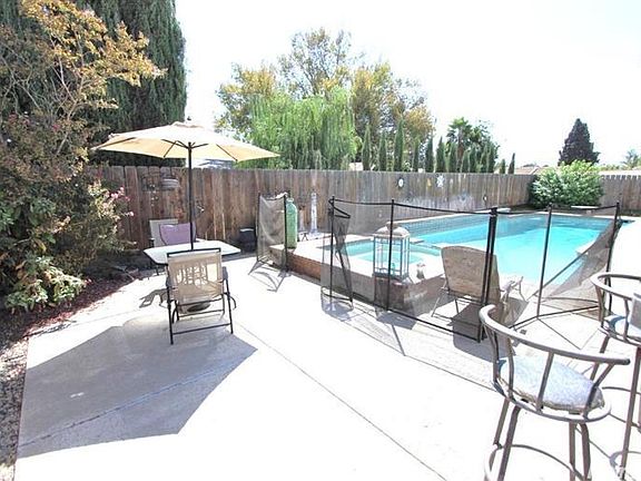 3rd image of 3104 Burton Dr