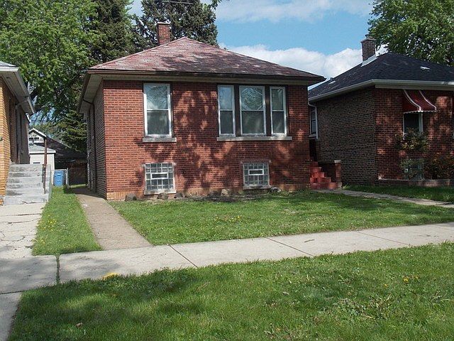 1st image of 8107 S Crandon Ave