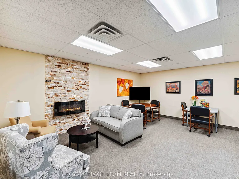 2951 Riverside Dr #306 — Photo 24