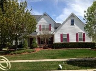 4970 Knollcrest Ct, Commerce Township, MI