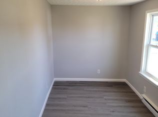 413 16th St #B, Dunbar, WV 25064