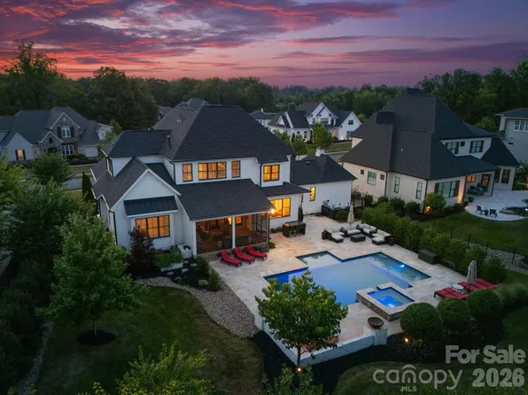 17106 Arkansas Ln, Davidson, NC 28036