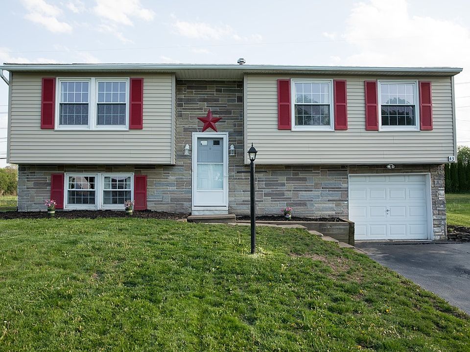 1st image of 43 Wickwine Ln